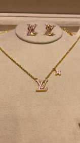 Louis Vuitton LV rosa smalto lettera collana-3873